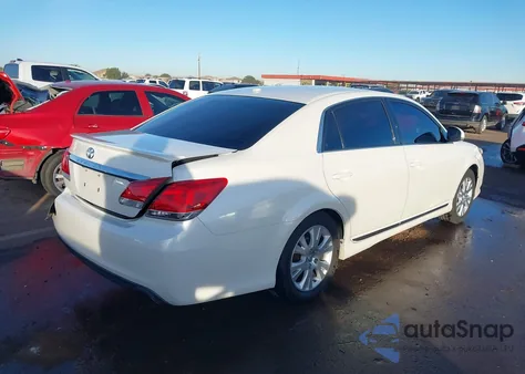 2012 Toyota Avalon z USA, uszkodzony, nr VIN 4T1BK3DBXCU445628